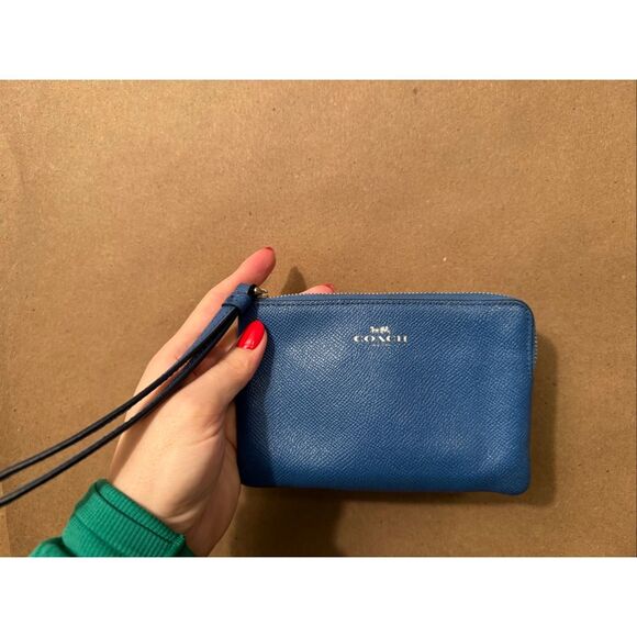 Coach Handbags - Coach Wristlet